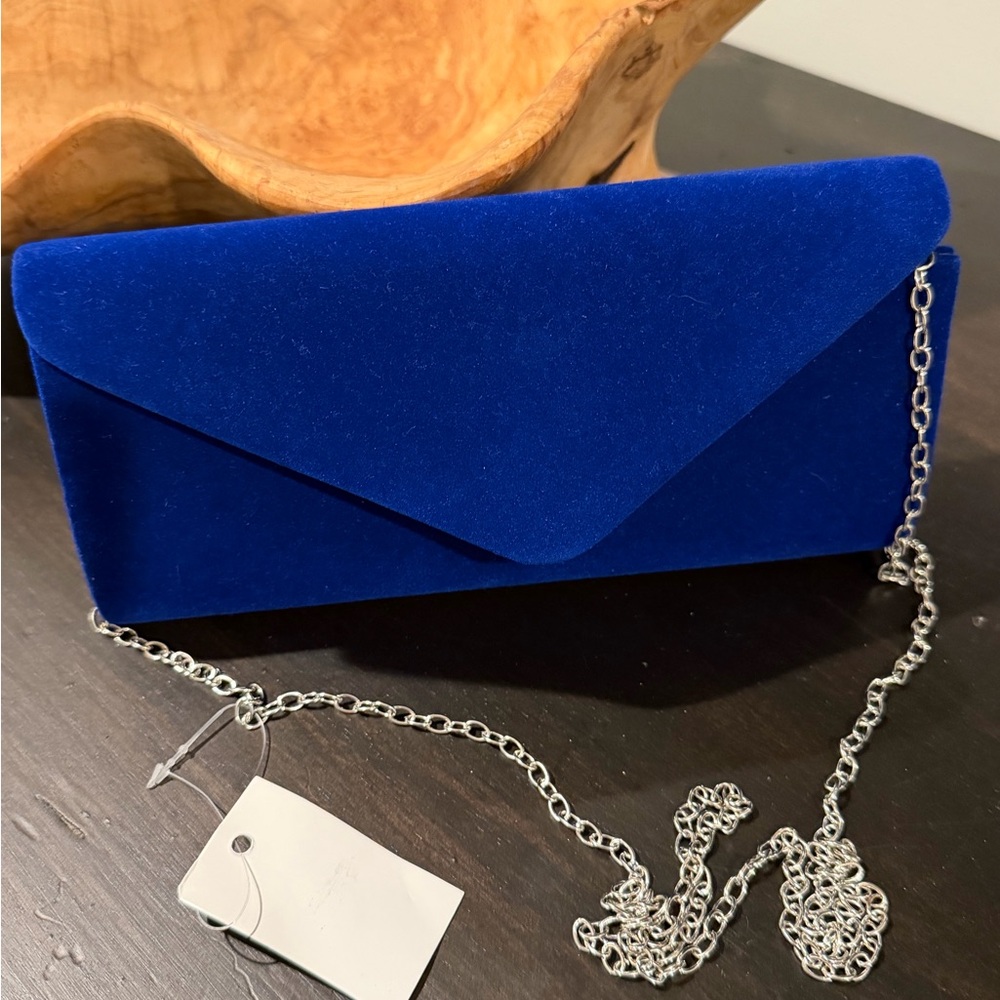 NWT / Elegant Blue Velvet Clutch with Silver Chain